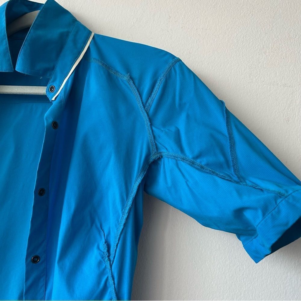 Arc’teryx Fernie Short Sleeve Shirt in blue - Picture 10 of 12